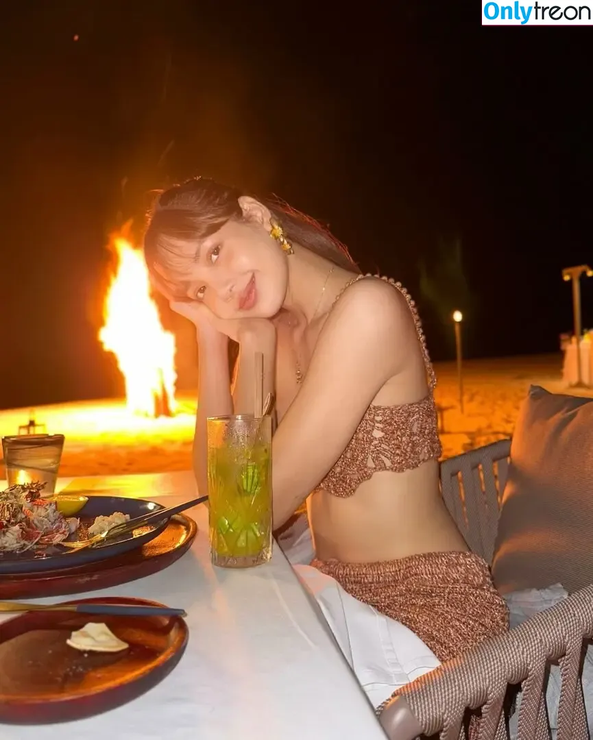 Lisa Blackpink nude photo #1535 (Lisa Blackpink)