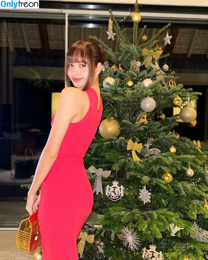 Lisa Blackpink nude photo #1540 (Lisa Blackpink)