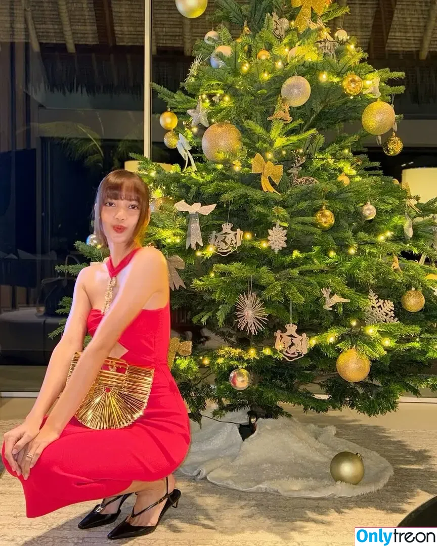 Lisa Blackpink nude photo #1541 (Lisa Blackpink)