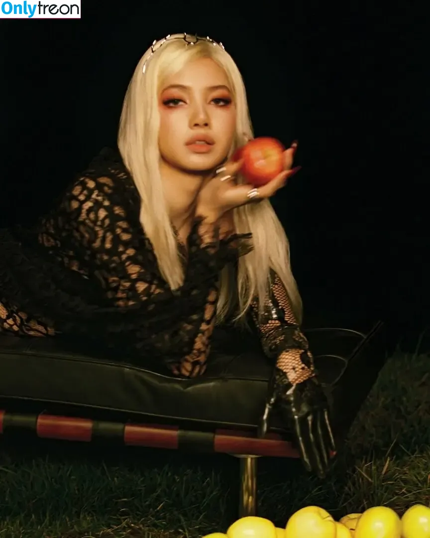 Lisa Blackpink nude photo #1568 (Lisa Blackpink)