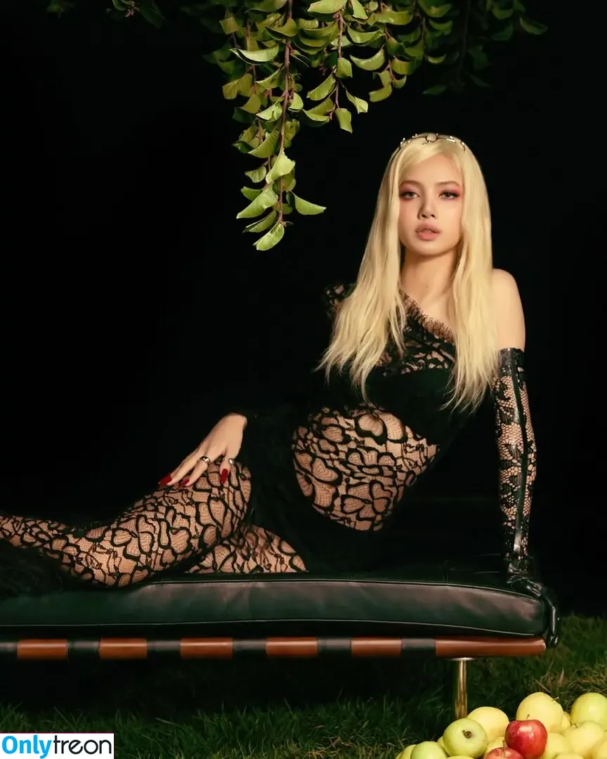 Lisa Blackpink nude photo #1571 (Lisa Blackpink)