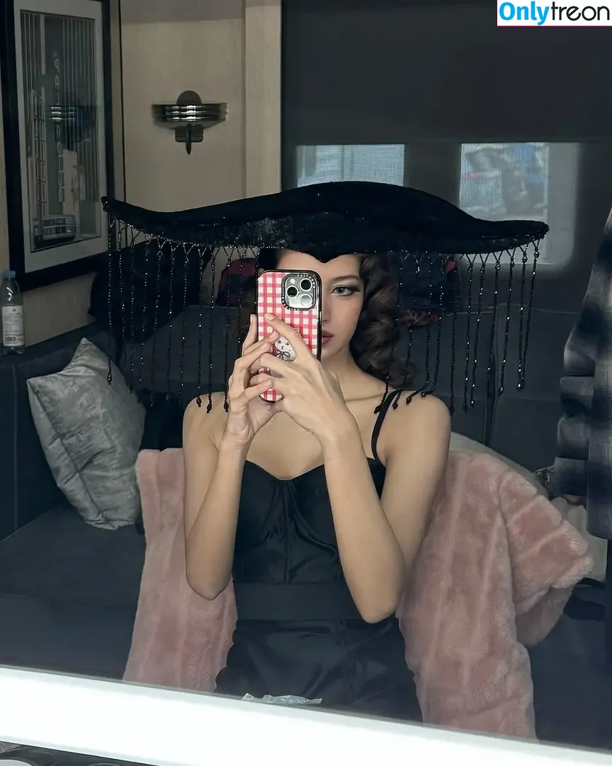 Lisa Blackpink голая photo #1575 (Lisa Blackpink)