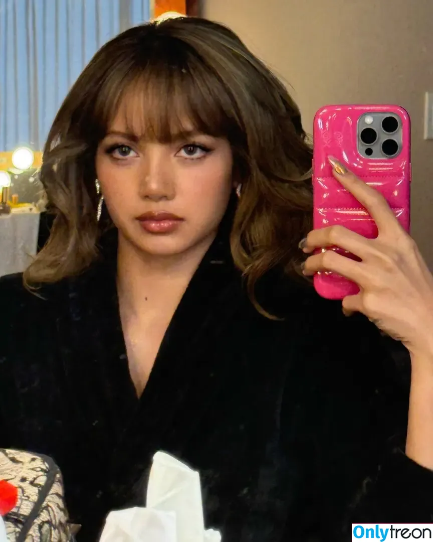 Lisa Blackpink nude photo #2056 (Lisa Blackpink)
