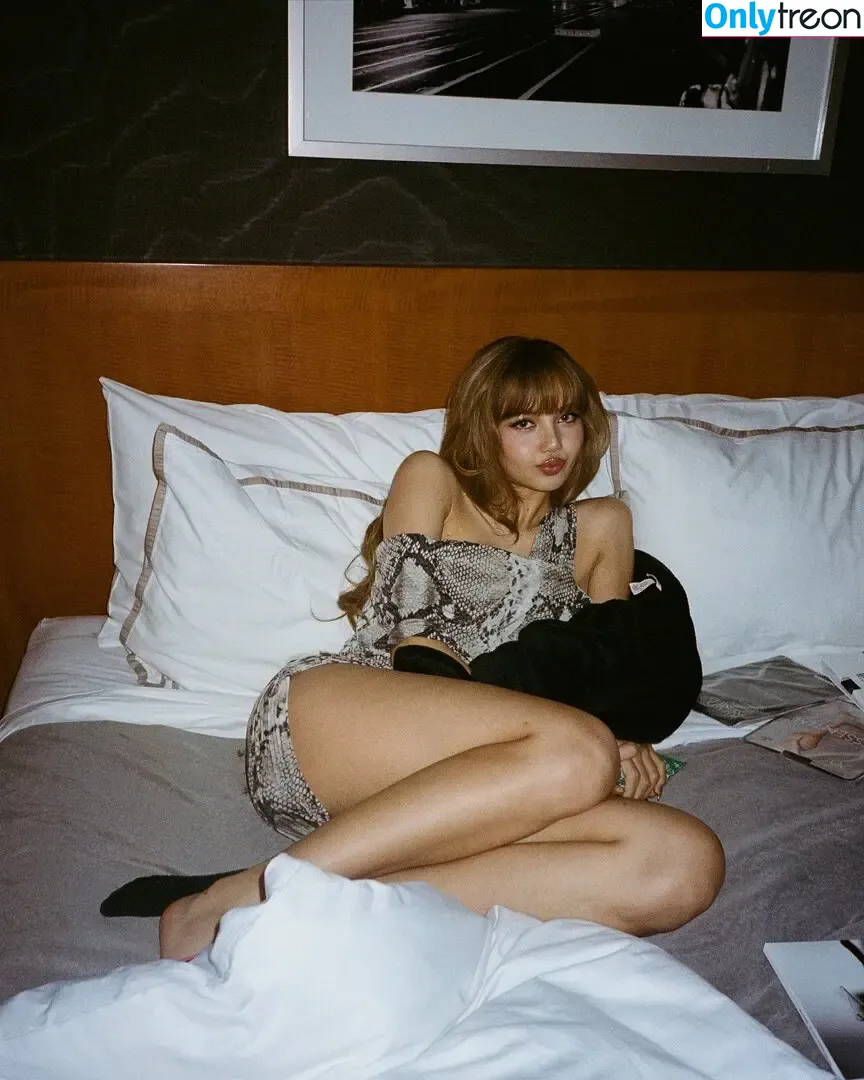 Lisa Blackpink nude photo #2059 (Lisa Blackpink)