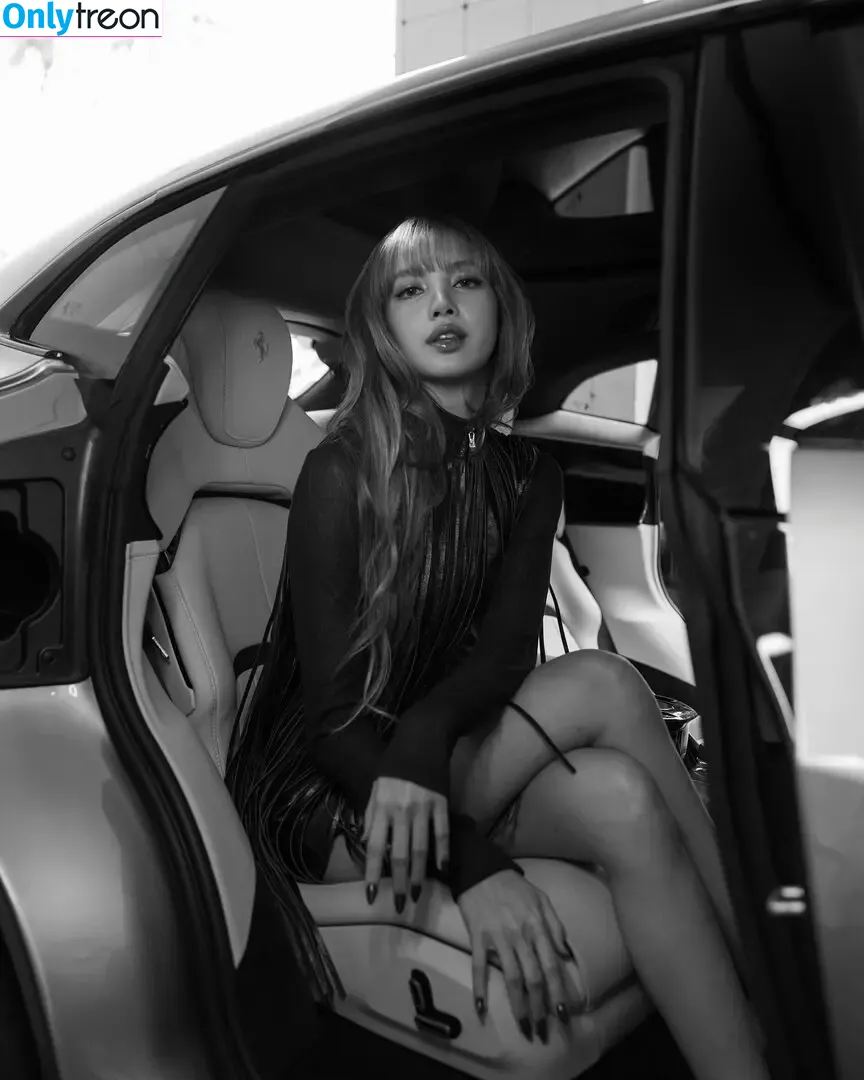 Lisa Blackpink nude photo #2073 (Lisa Blackpink)