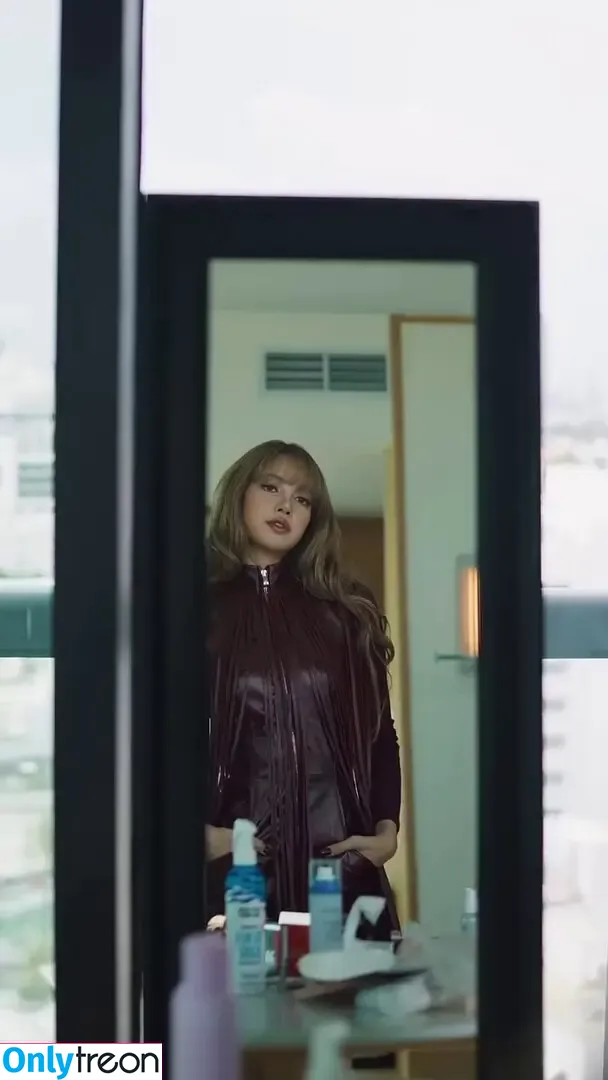 Lisa Blackpink nude photo #2079 (Lisa Blackpink)