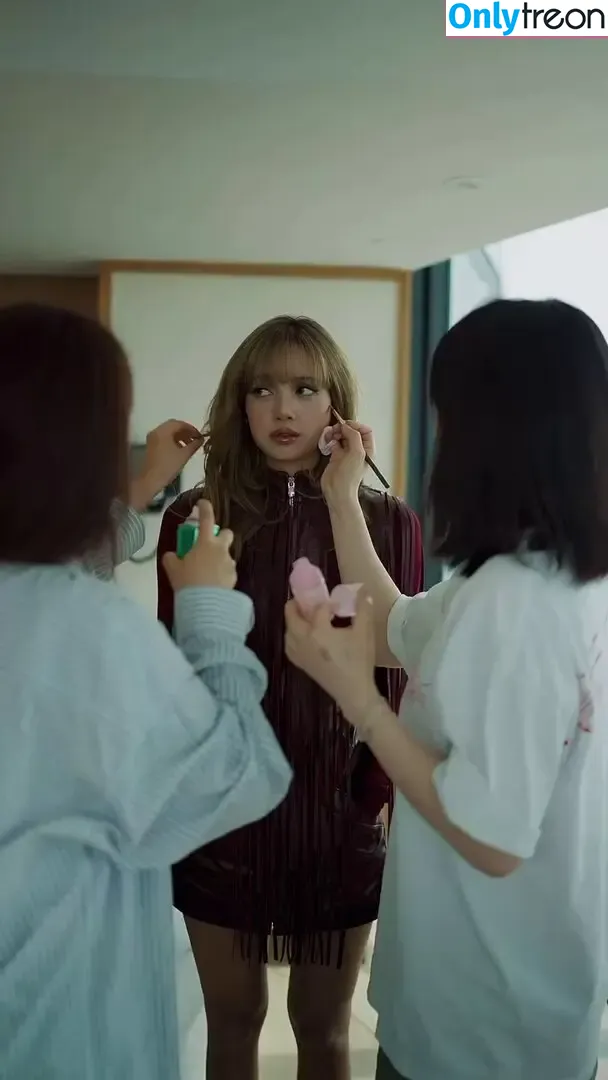 Lisa Blackpink nude photo #2082 (Lisa Blackpink)