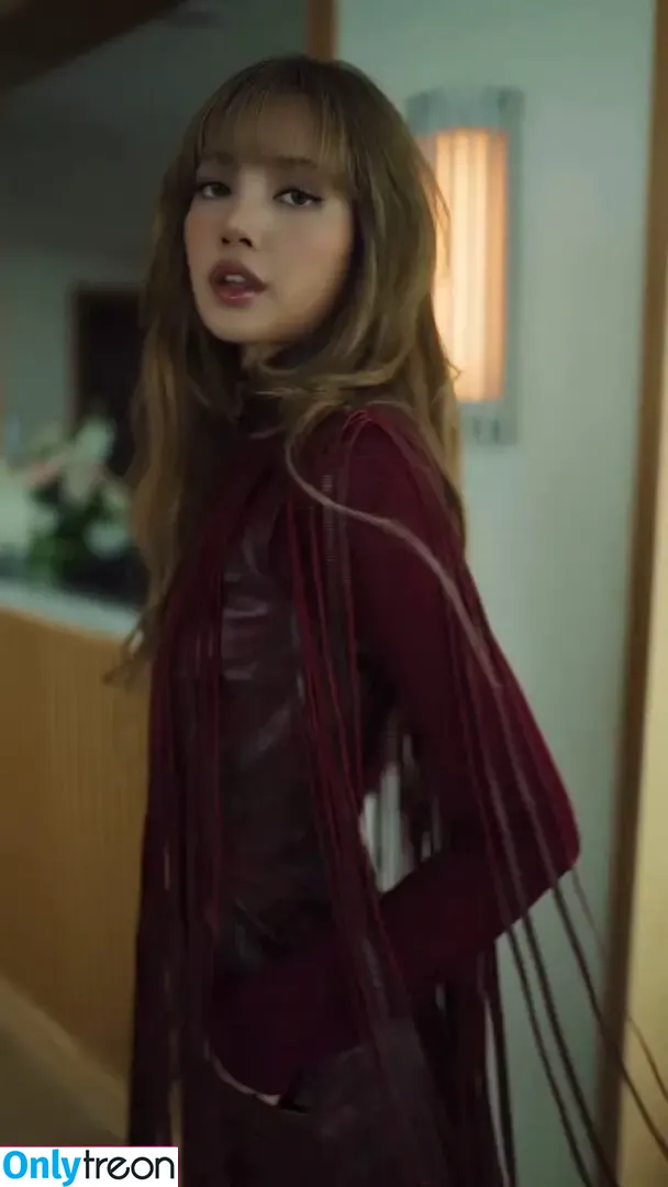 Lisa Blackpink nude photo #2086 (Lisa Blackpink)