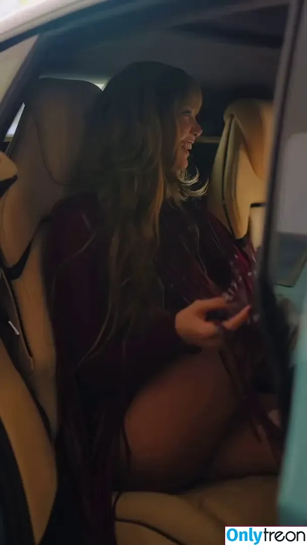Lisa Blackpink nude photo #2089 (Lisa Blackpink)