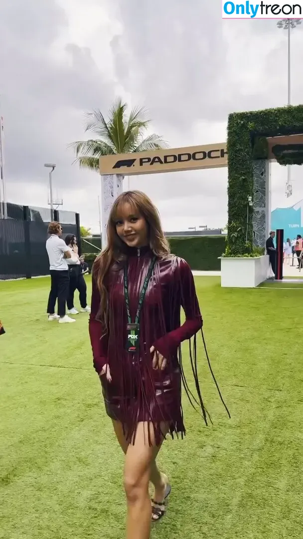 Lisa Blackpink nude photo #2092 (Lisa Blackpink)