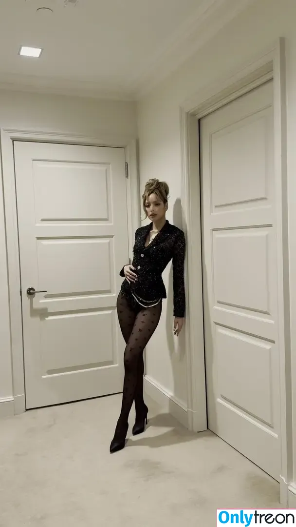 Lisa Blackpink nude photo #2168 (Lisa Blackpink)