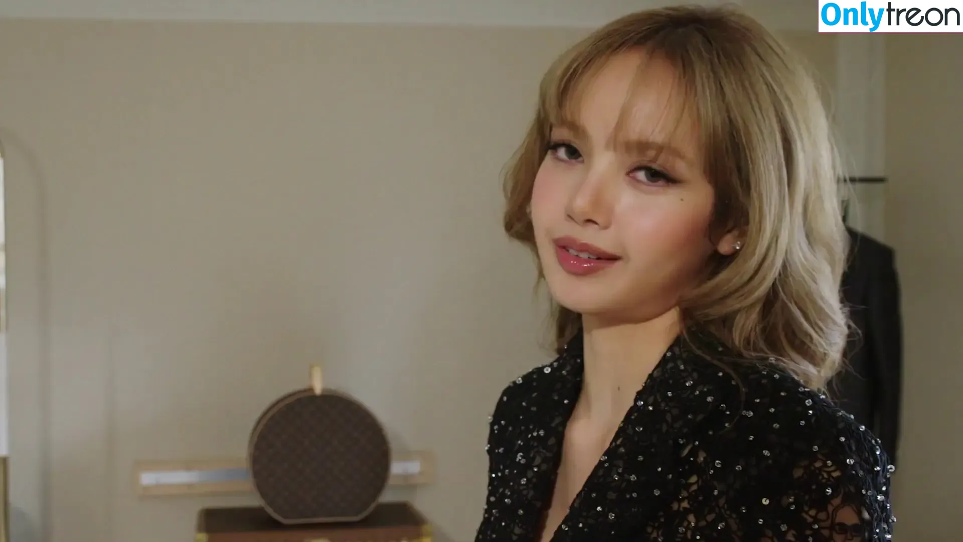 Lisa Blackpink nude photo #2194 (Lisa Blackpink)