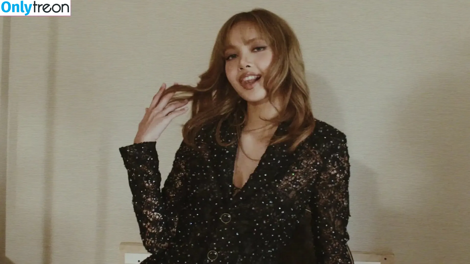 Lisa Blackpink nude photo #2195 (Lisa Blackpink)