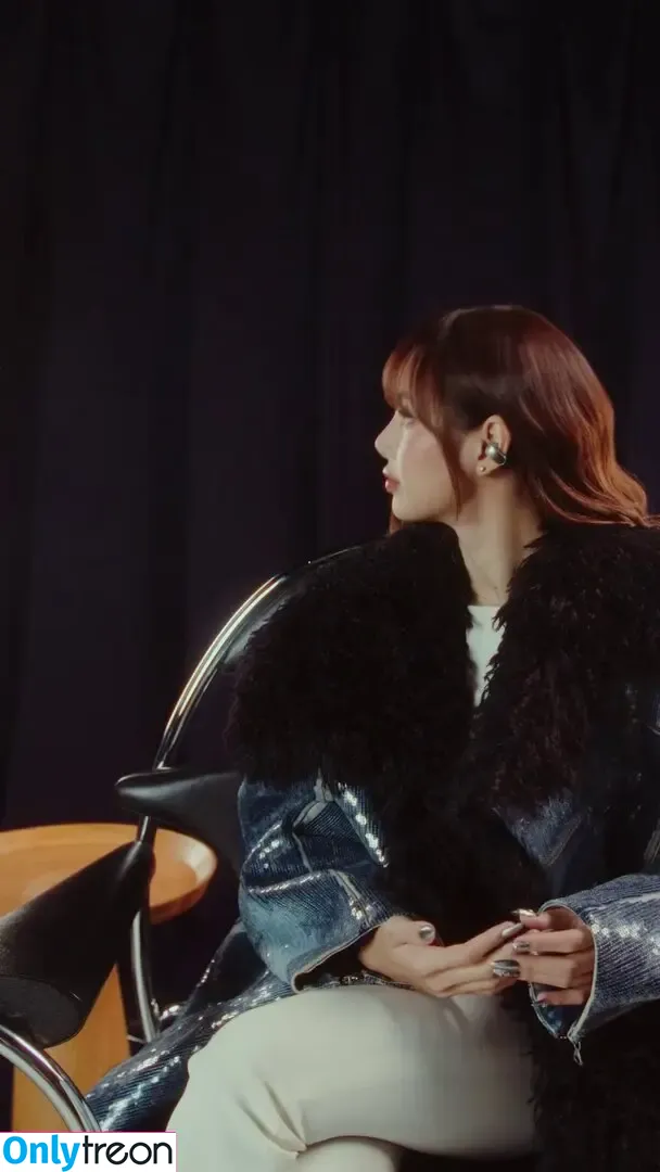 Lisa Blackpink nude photo #2242 (Lisa Blackpink)
