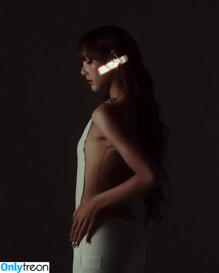 Lisa Blackpink nude photo #2254 (Lisa Blackpink)