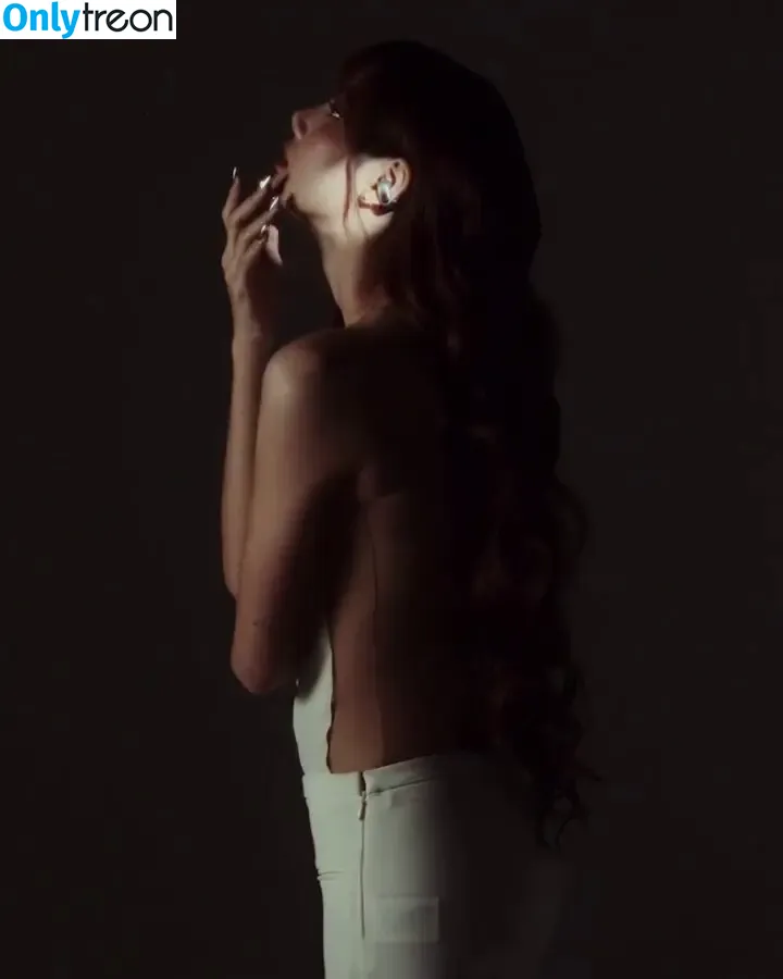 Lisa Blackpink nude photo #2258 (Lisa Blackpink)