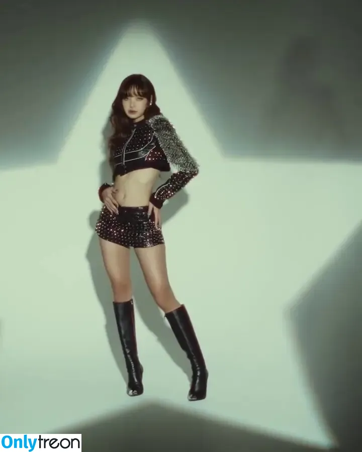 Lisa Blackpink nude photo #2262 (Lisa Blackpink)