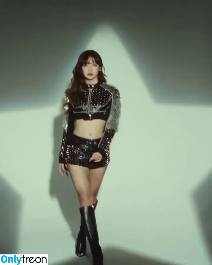 Lisa Blackpink nude photo #2264 (Lisa Blackpink)