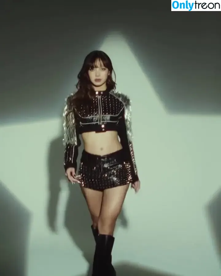 Lisa Blackpink nude photo #2265 (Lisa Blackpink)
