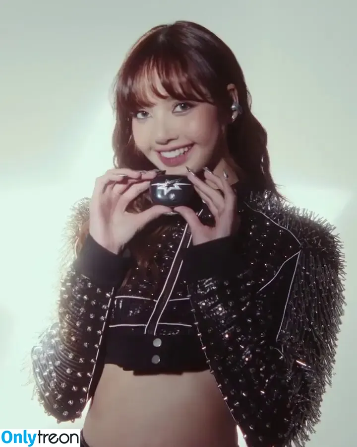 Lisa Blackpink nude photo #2269 (Lisa Blackpink)