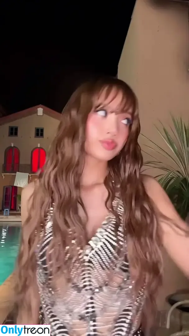 Lisa Blackpink nude photo #2335 (Lisa Blackpink)