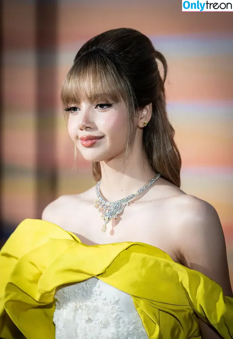 Lisa Blackpink nude photo #2355 (Lisa Blackpink)