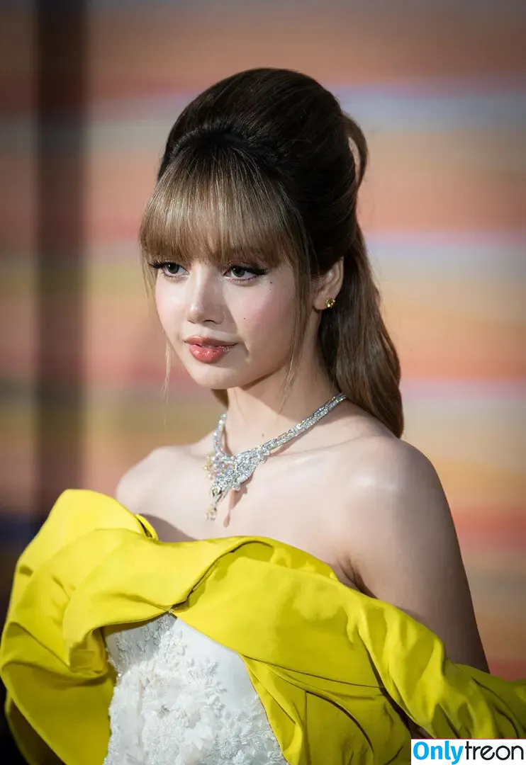 Lisa Blackpink nude photo #2356 (Lisa Blackpink)