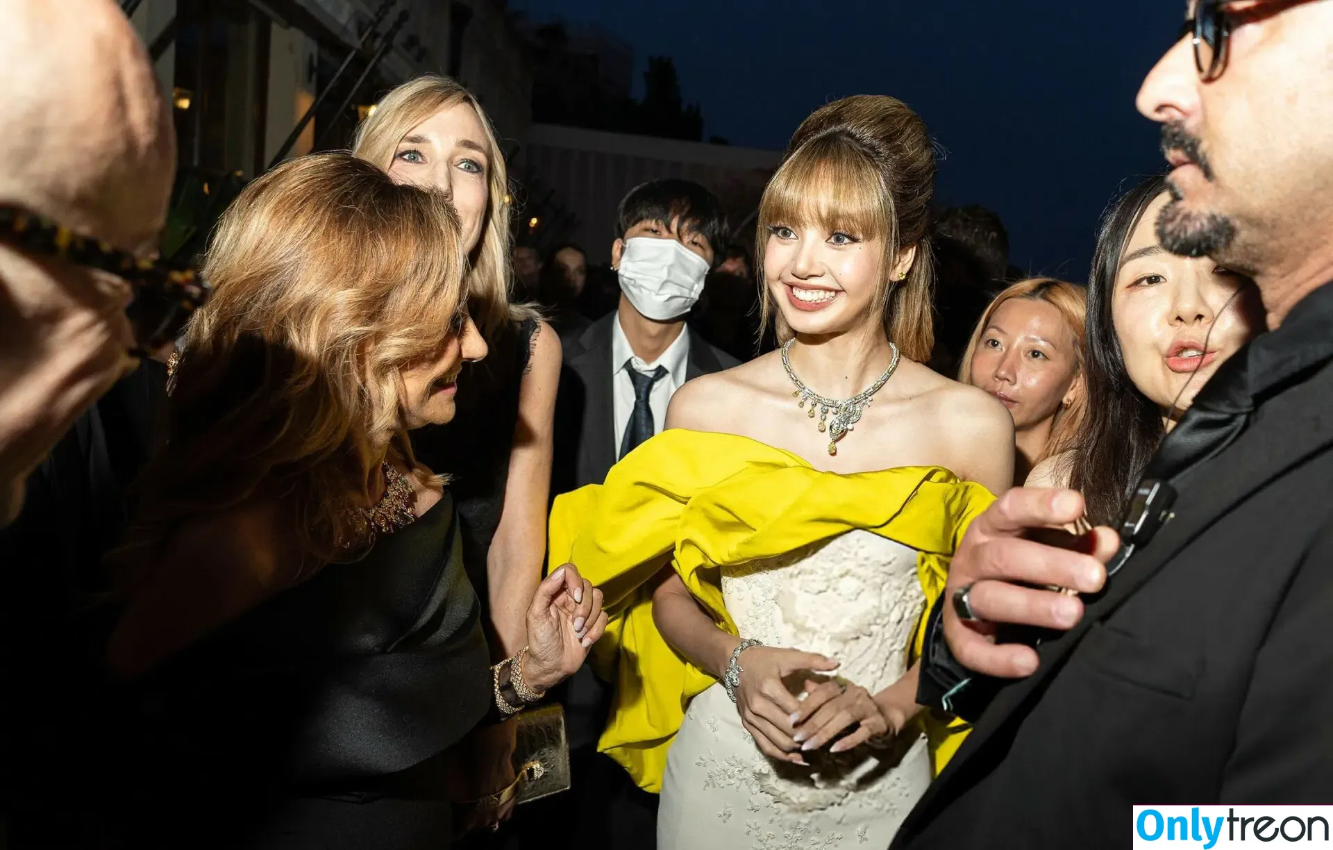 Lisa Blackpink nude photo #2363 (Lisa Blackpink)