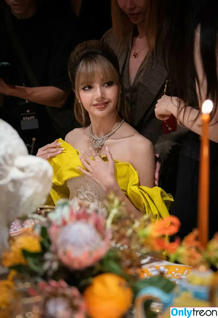 Lisa Blackpink nude photo #2365 (Lisa Blackpink)