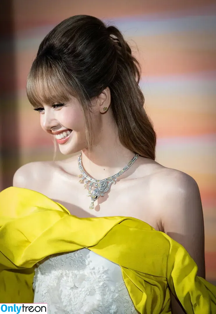 Lisa Blackpink nude photo #2367 (Lisa Blackpink)