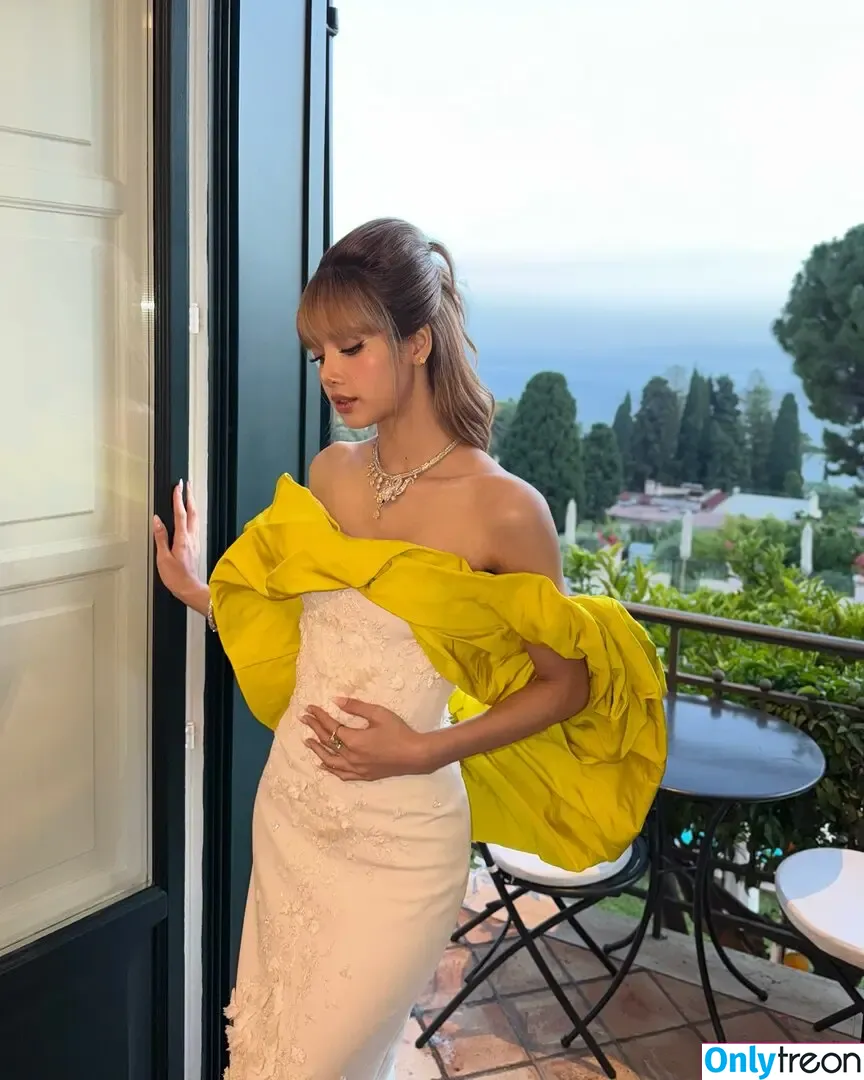 Lisa Blackpink nude photo #2406 (Lisa Blackpink)