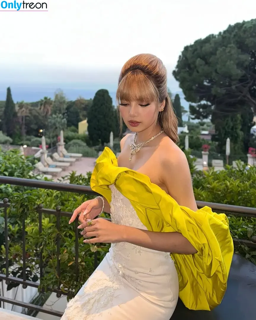 Lisa Blackpink nude photo #2407 (Lisa Blackpink)