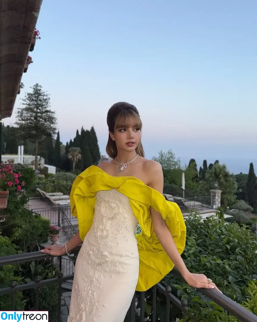 Lisa Blackpink nude photo #2410 (Lisa Blackpink)