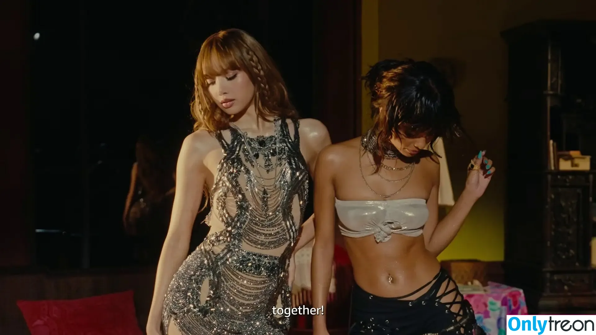 Lisa Blackpink nude photo #2426 (Lisa Blackpink)