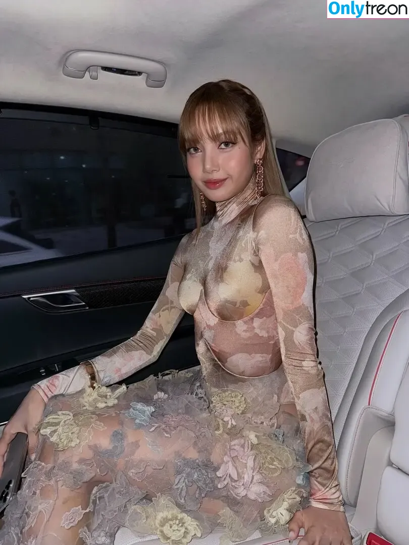 Lisa Blackpink nude photo #2915 (Lisa Blackpink)