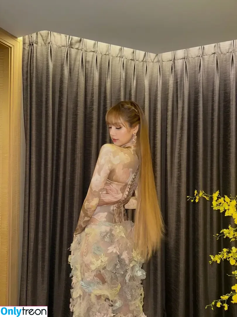 Lisa Blackpink nude photo #2916 (Lisa Blackpink)