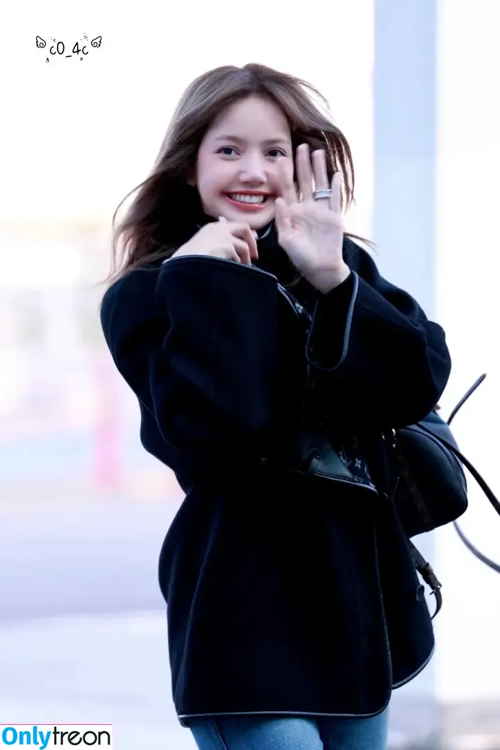 Lisa Blackpink nude photo #2928 (Lisa Blackpink)