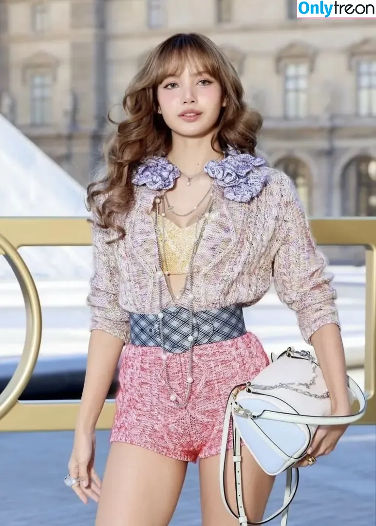 Lisa Blackpink nude photo #2933 (Lisa Blackpink)