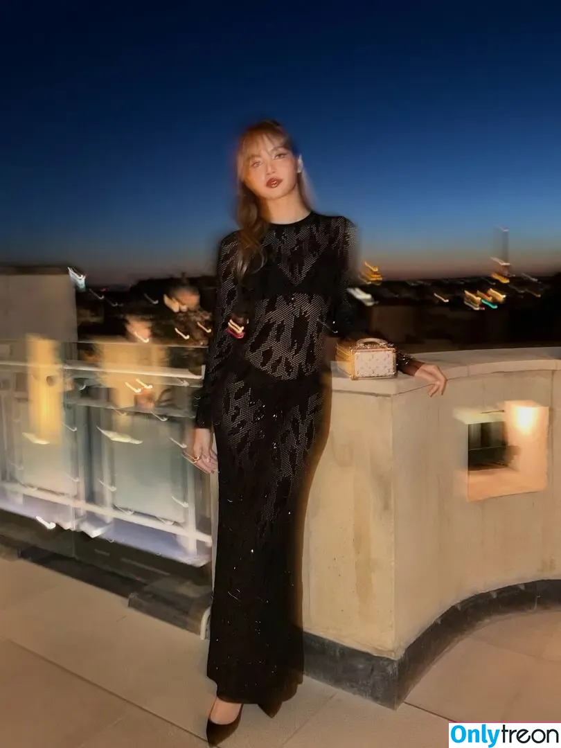Lisa Blackpink nude photo #2977 (Lisa Blackpink)