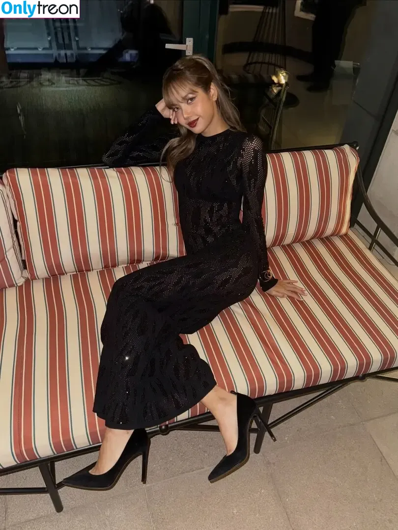 Lisa Blackpink nude photo #2979 (Lisa Blackpink)