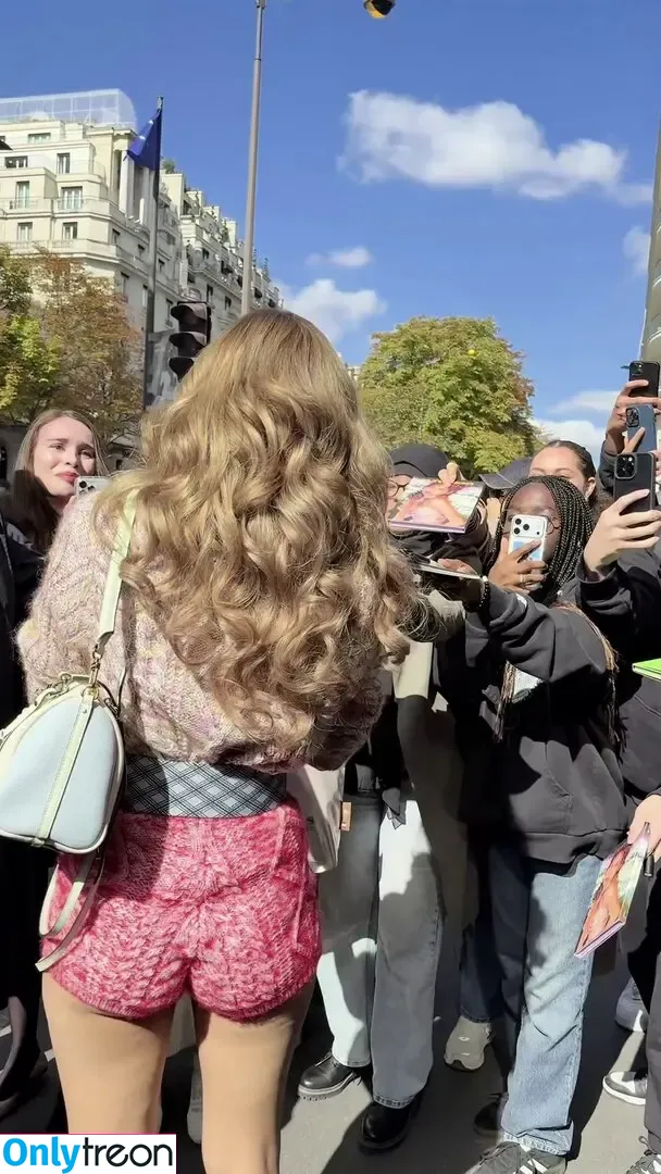 Lisa Blackpink nude photo #2984 (Lisa Blackpink)