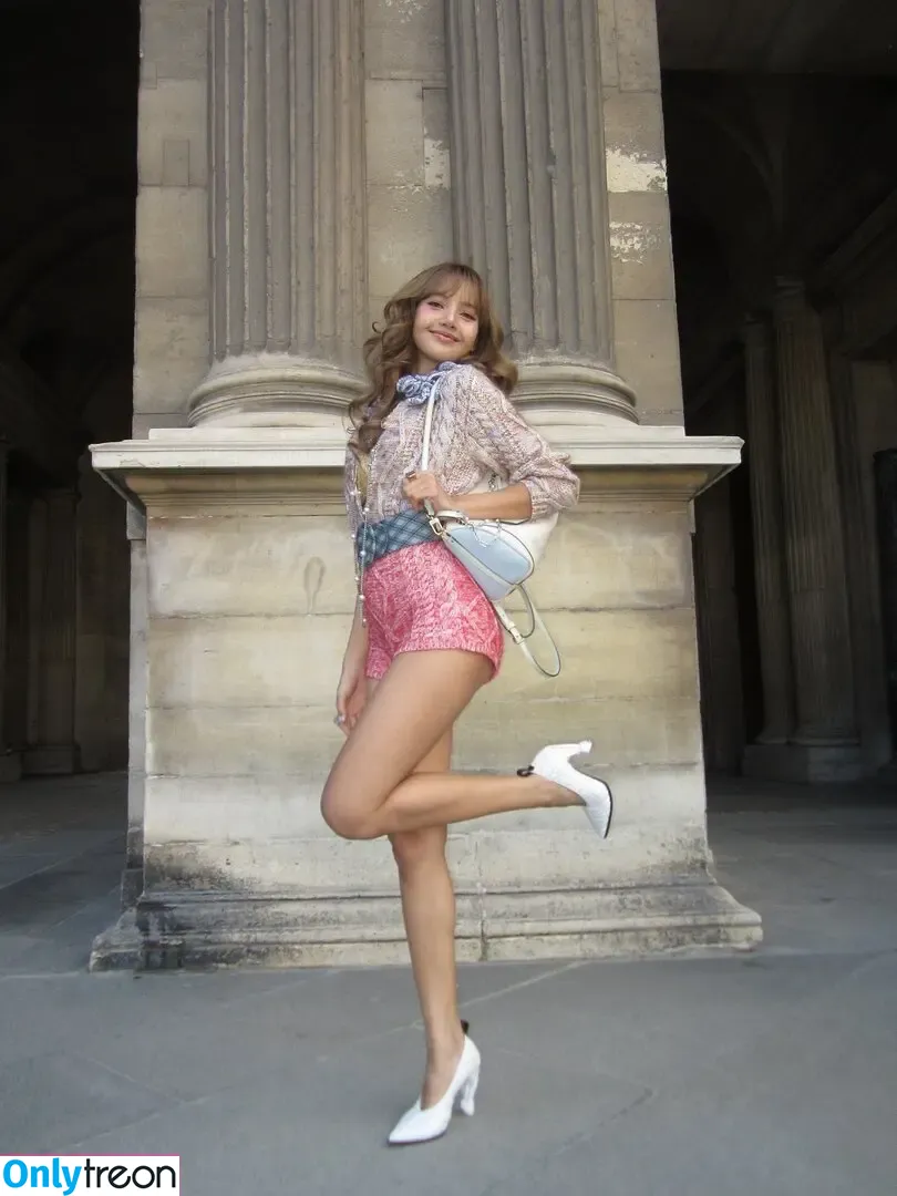 Lisa Blackpink nude photo #3026 (Lisa Blackpink)