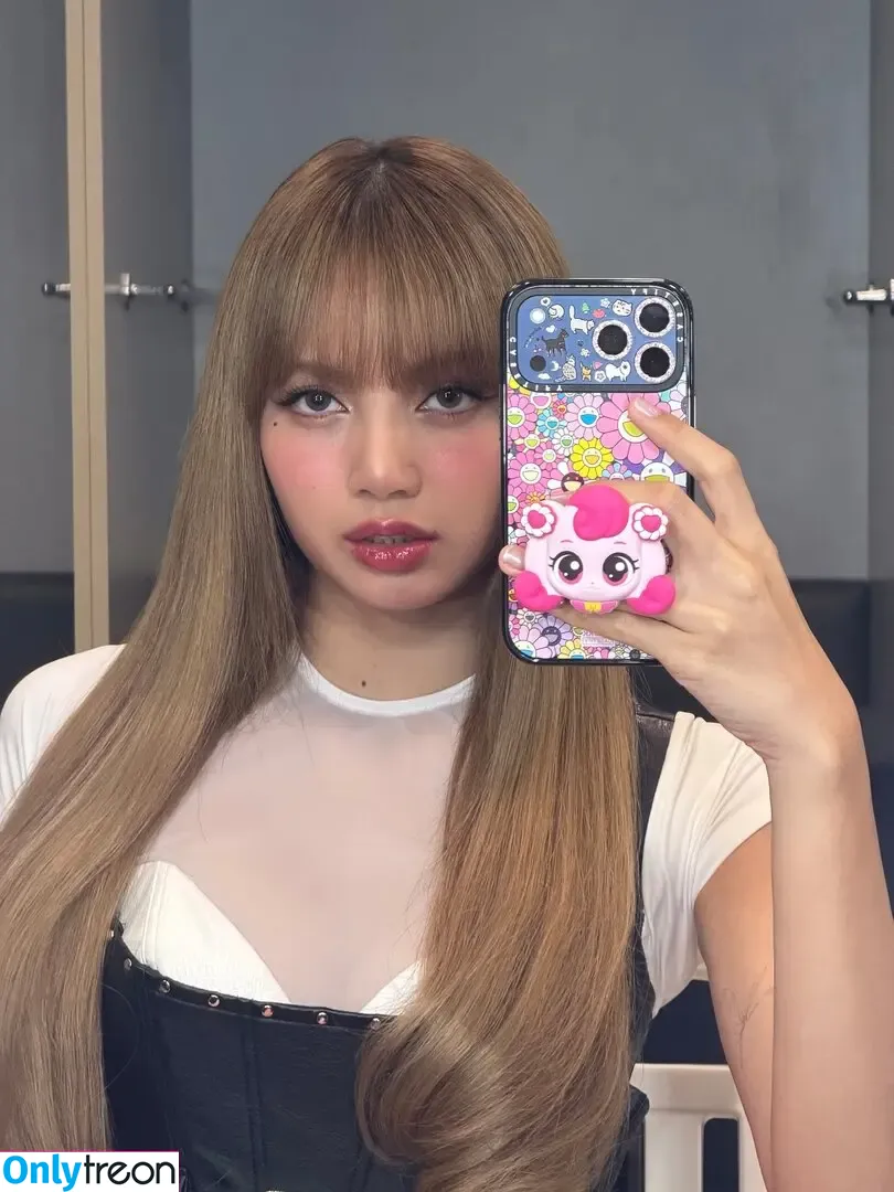 Lisa Blackpink nude photo #3049 (Lisa Blackpink)