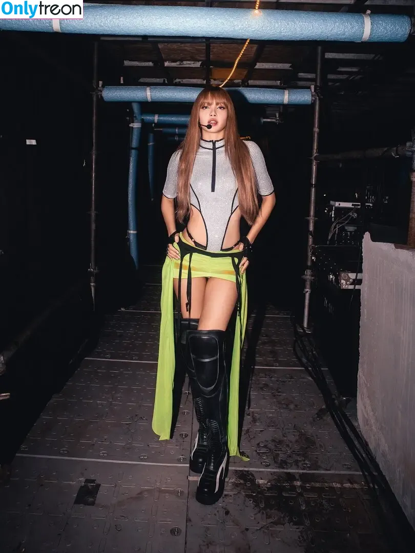Lisa Blackpink nude photo #3053 (Lisa Blackpink)