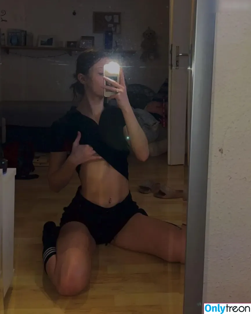 Lisa Budbaby nude photo #0004 (budbabyx / lxsx_xx18)