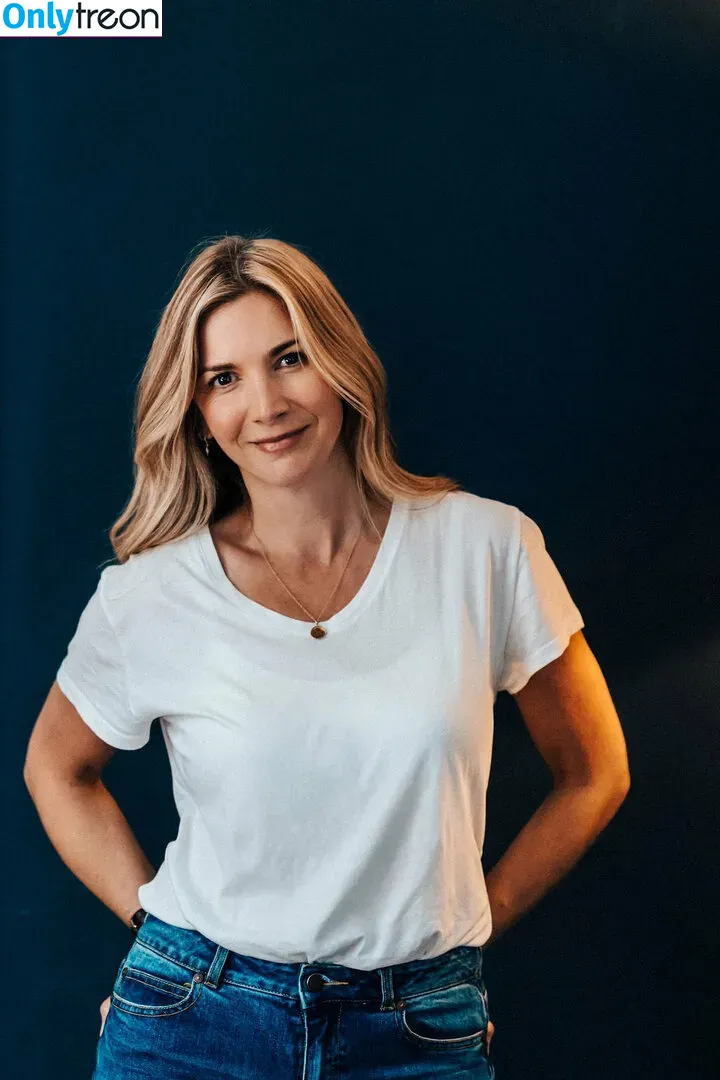 Lisa Faulkner голая photo #0003 (lisafaulknercooks)