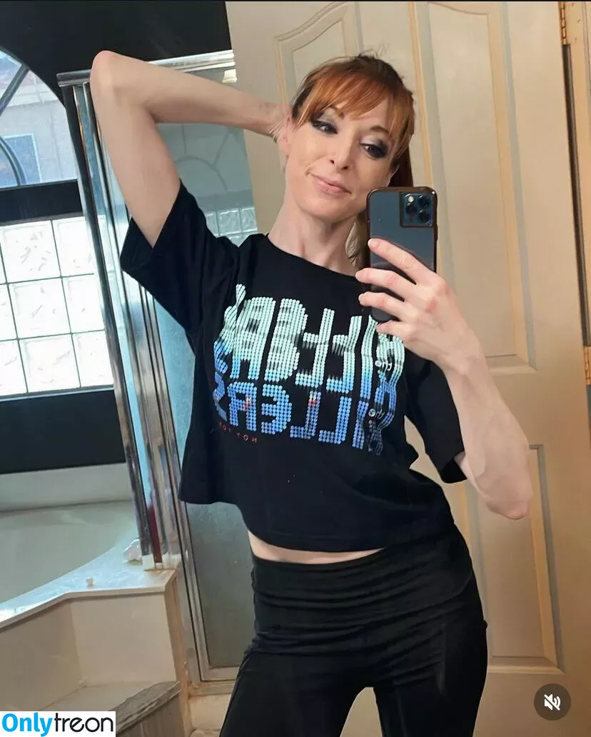 Lisa Foiles голая photo #0172 (lisafoiles)