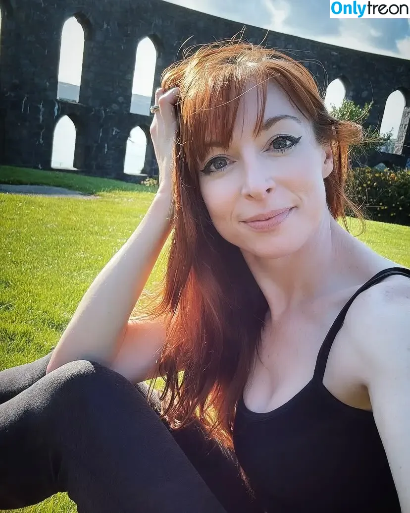 Lisa Foiles nude photo #0376 (lisafoiles)