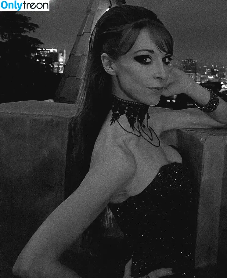 Lisa Foiles nude photo #0425 (lisafoiles)