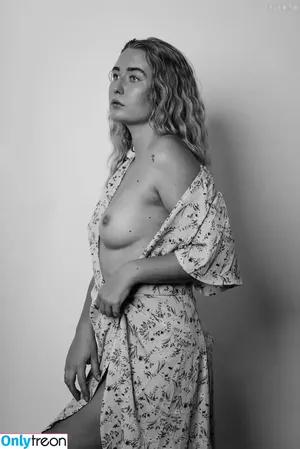 Lisa Kreher / clairelunaire / clairelunaire99 / sureenoughkrehativ nude photo #0037